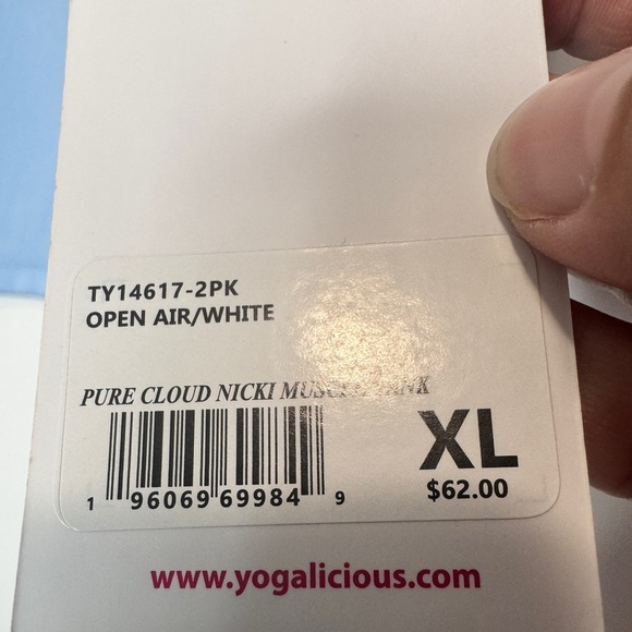 Yogalicious Pure Cloud Muscle Tank Blue - Picture 6 of 9